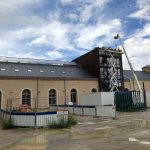 Travaux en cours sur la toiture de la partie centrale